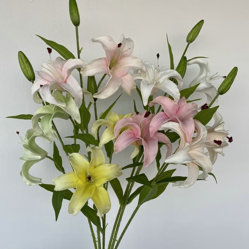 Artificial Lily Flowers for Bridal Handheld Bouquet 1 Artificial Lily Flowers for Bridal Handheld Bouquet 3