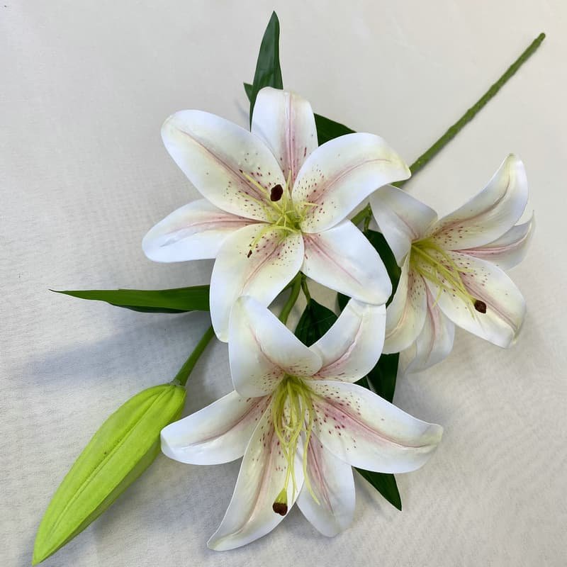 Silk Lily Flowers for Wedding Centerpiece Decoration 7 Silk Lily Flowers for Wedding Centerpiece Decoration 9